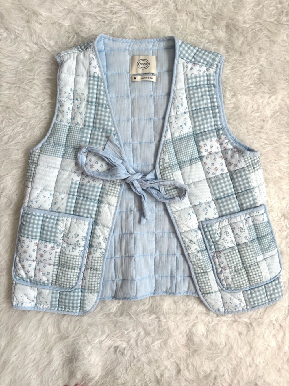 Stoosh Women’s Light Blue Cottagecore Patchwork Quilted Tie-Front Cropped Vest